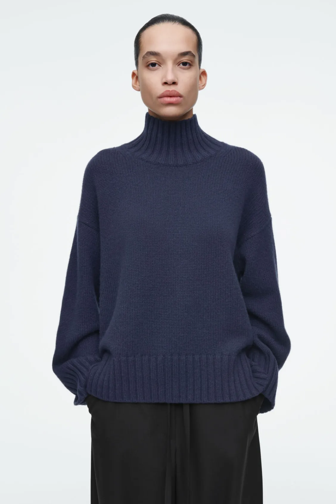 COS CHUNKY PURE CASHMERE TURTLENECK SWEATER-Women Cashmere | Sweaters & Cardigans