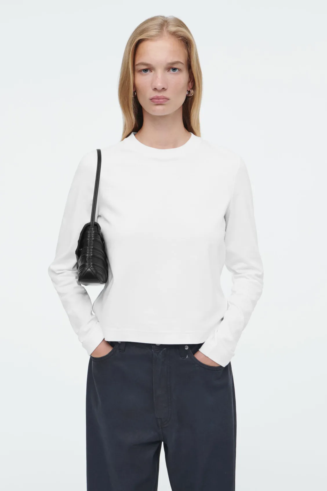 COS CLEAN CUT REGULAR LONG-SLEEVED T-SHIRT-Women T-Shirts | Tops
