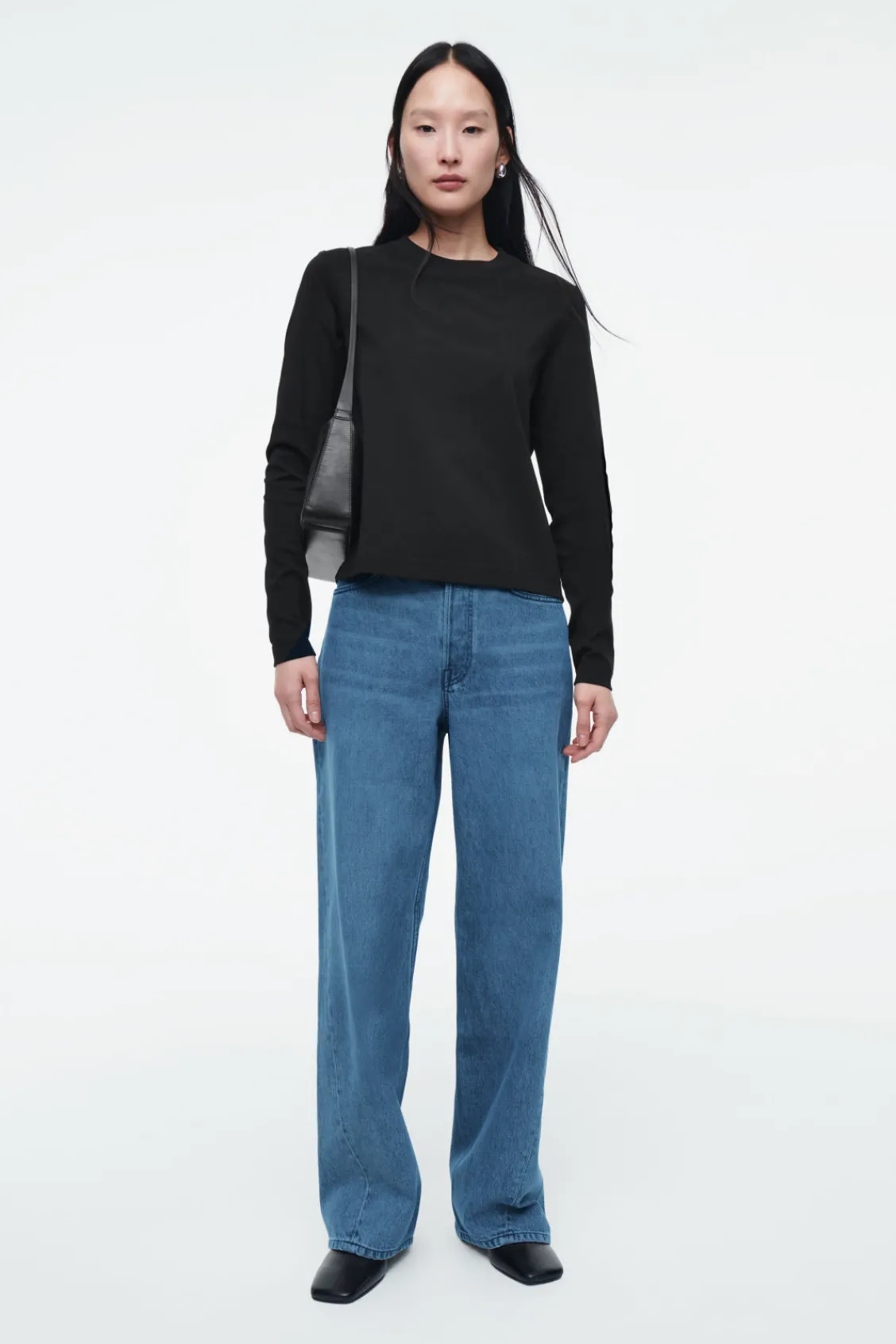 COS CLEAN CUT REGULAR LONG-SLEEVED T-SHIRT-Women T-Shirts | Tops