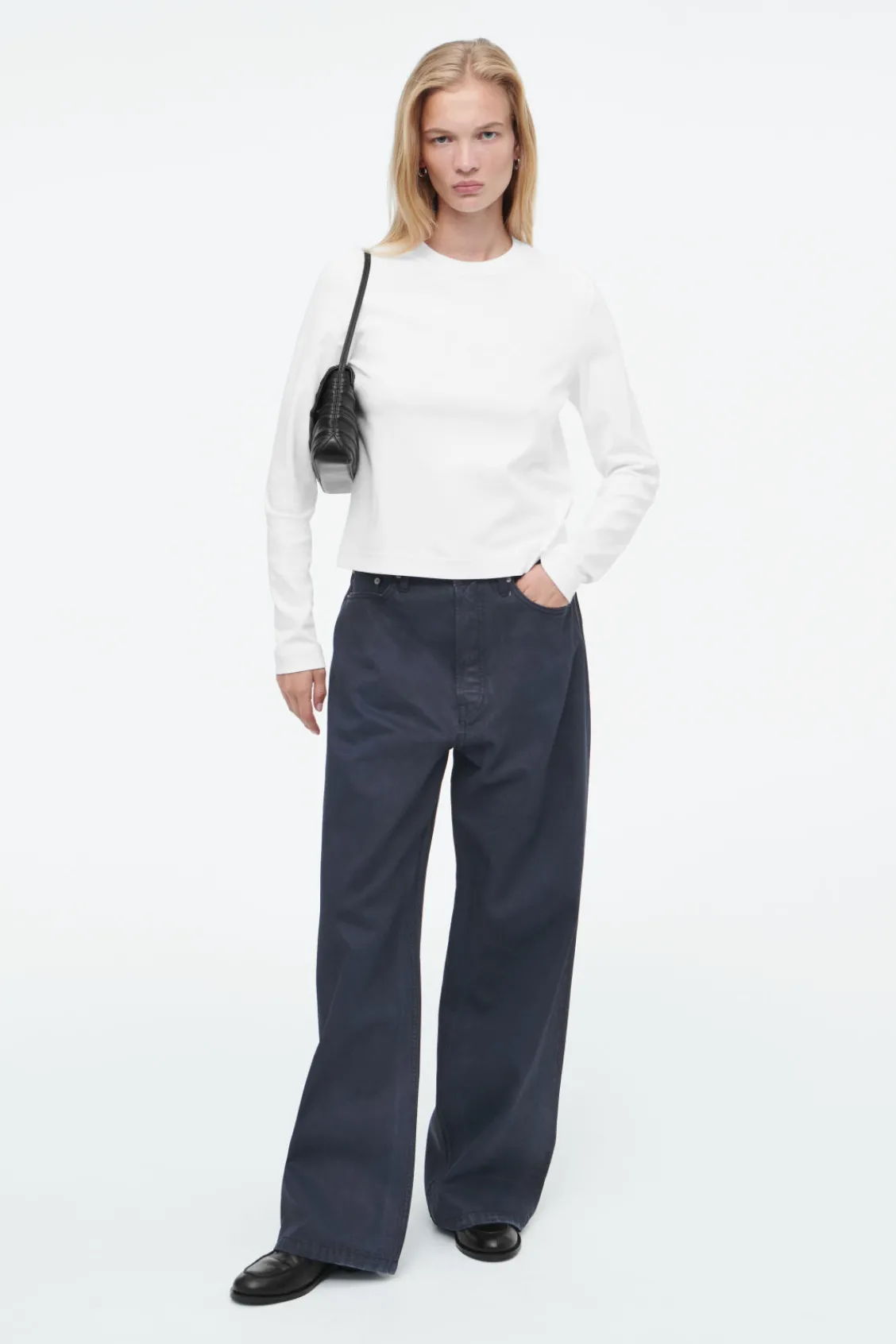 COS CLEAN CUT REGULAR LONG-SLEEVED T-SHIRT-Women T-Shirts | Tops