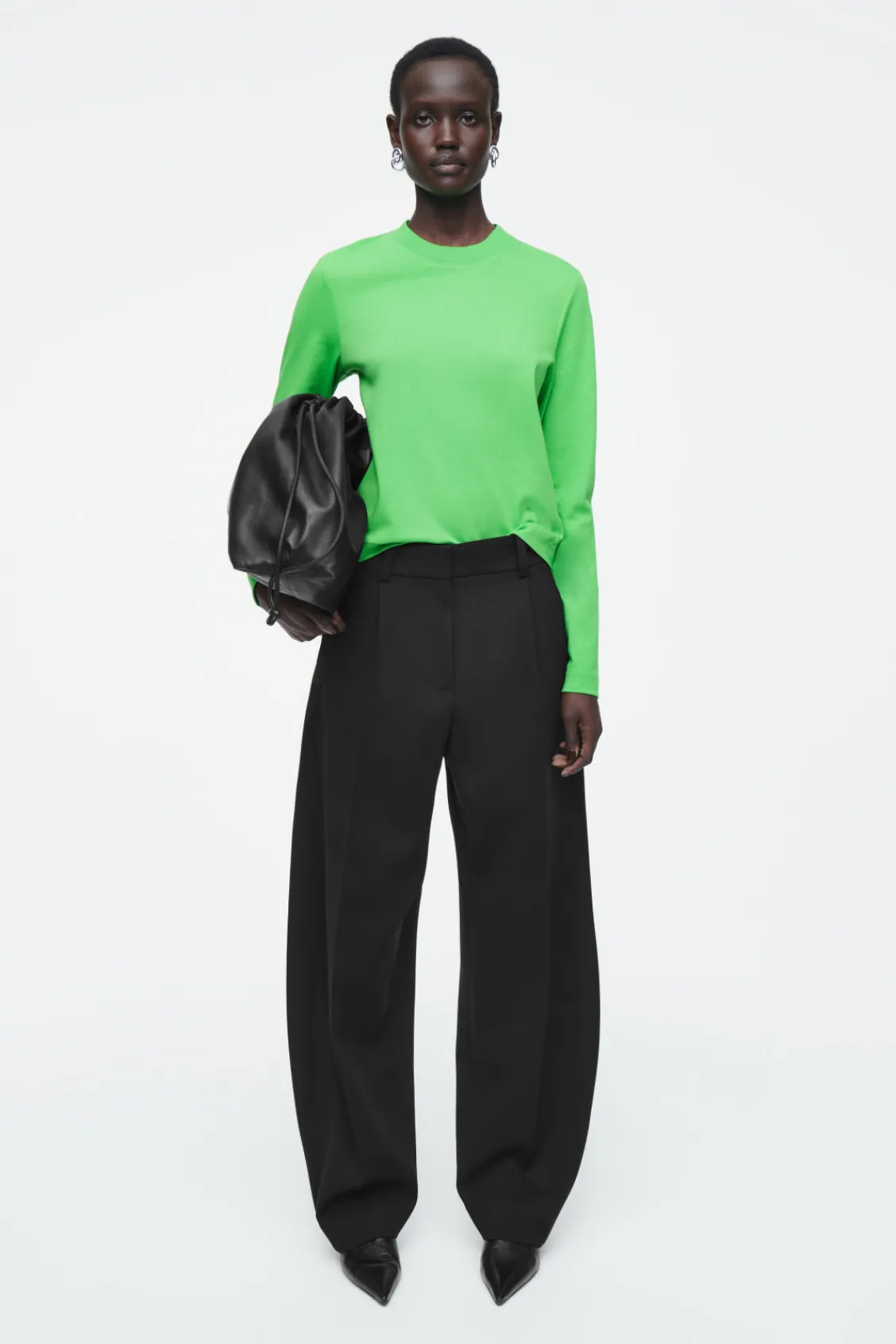 COS CLEAN CUT REGULAR LONG-SLEEVED T-SHIRT-Women T-Shirts | Tops