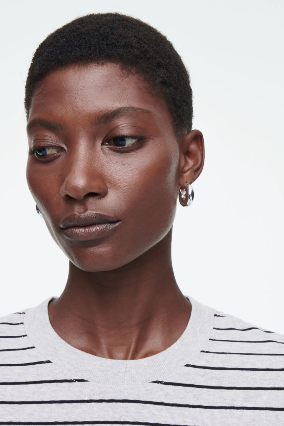 COS CLEAN CUT REGULAR LONG-SLEEVED T-SHIRT-Women T-Shirts | Tops