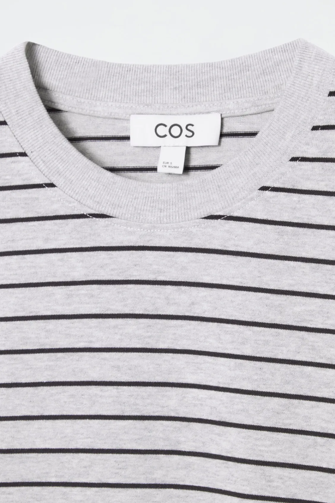 COS CLEAN CUT REGULAR LONG-SLEEVED T-SHIRT-Women T-Shirts | Tops