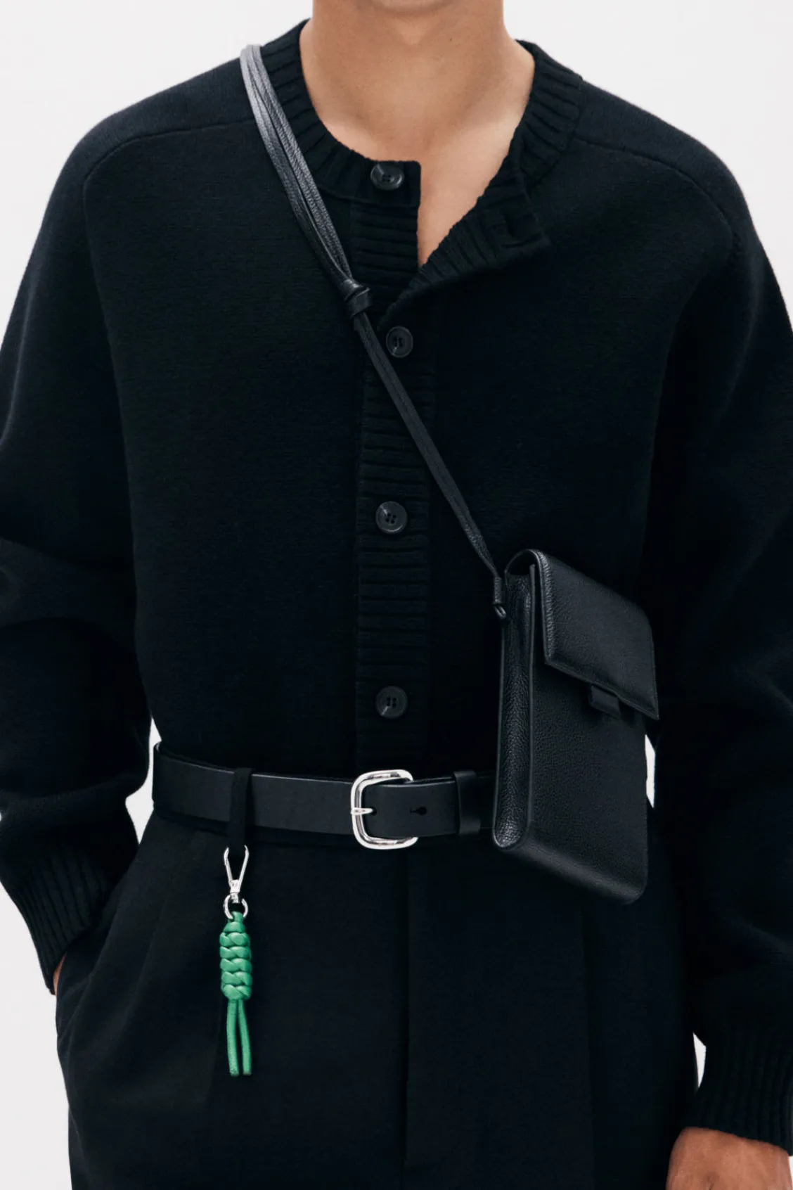 COS CROSSBODY PHONE POUCH - LEATHER- Bags & Wallets