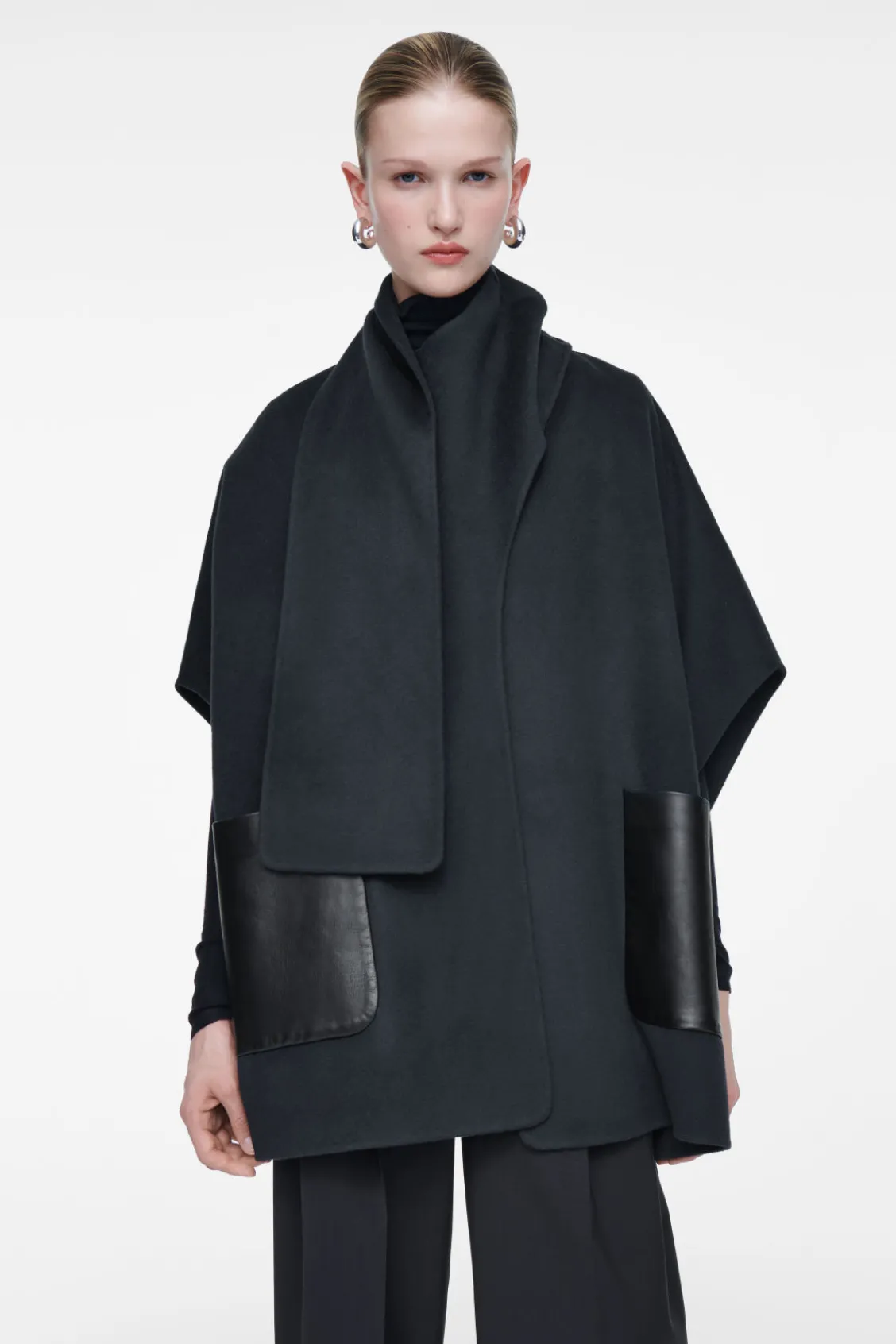 COS DOUBLE-FACED WOOL SCARF CAPE-Women Capes & Hybrids | Coats & Jackets