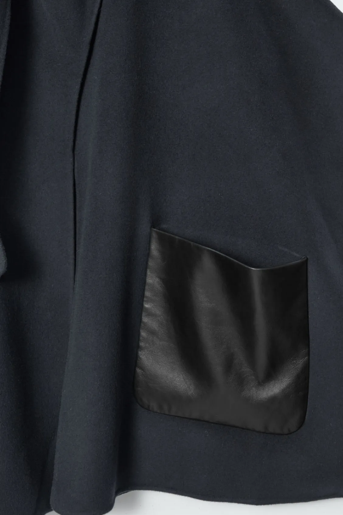 COS DOUBLE-FACED WOOL SCARF CAPE-Women Capes & Hybrids | Coats & Jackets