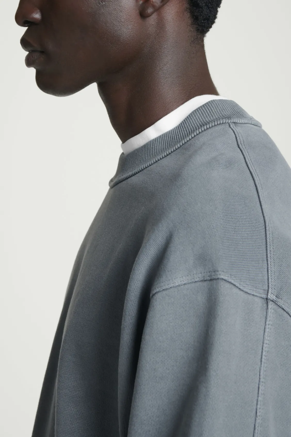 COS FADED MOCK-NECK SWEATSHIRT- Sweatshirts & Hoodies