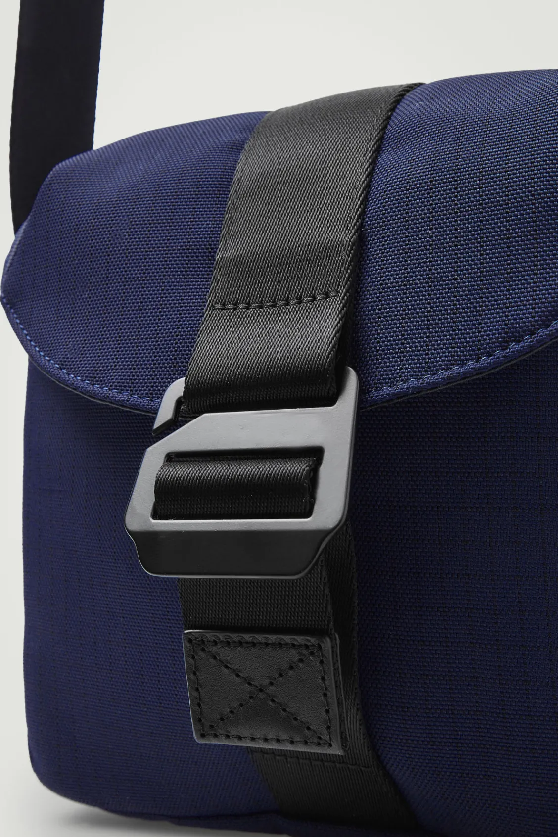 COS GRID CROSSBODY BAG - RIPSTOP- Bags & Wallets