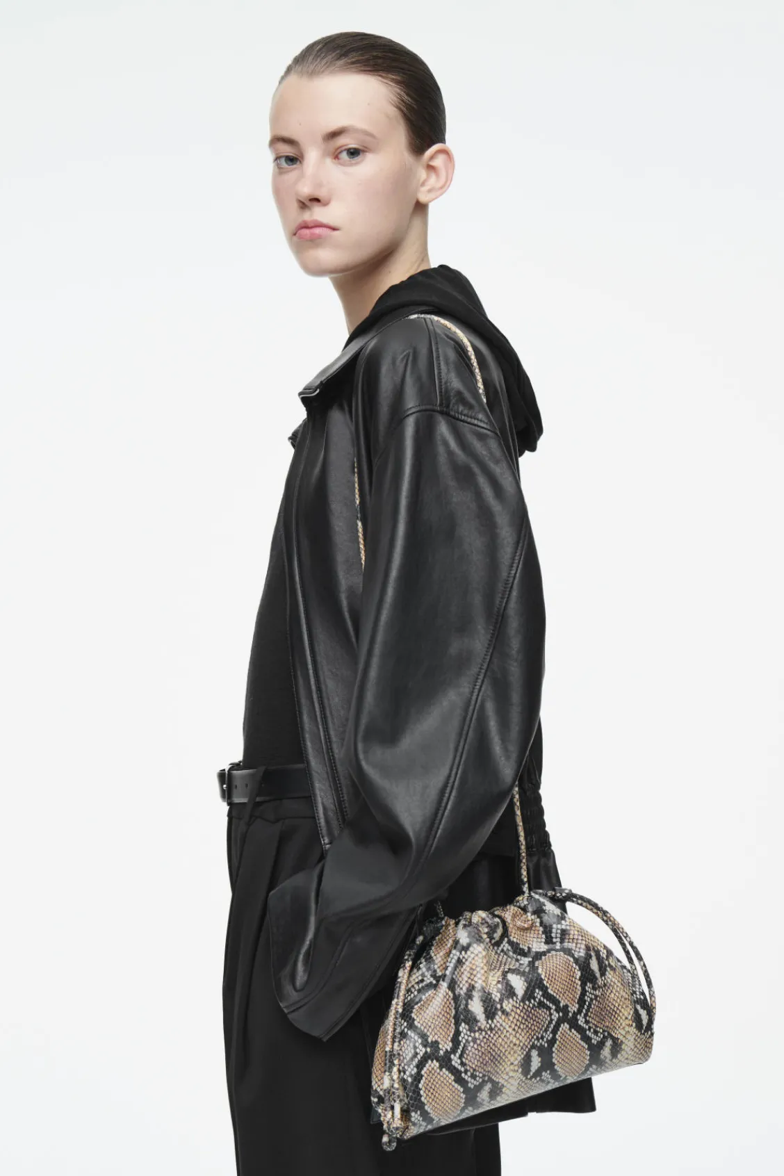 COS MINI CAVATELLI CLUTCH - LEATHER-Women Bags