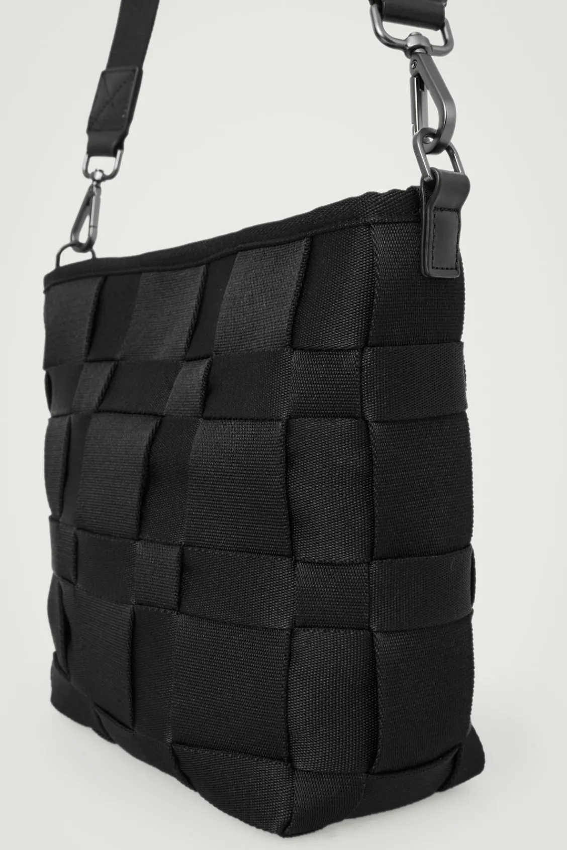 COS MINI WOVEN CROSSBODY - WEBBING- Bags & Wallets