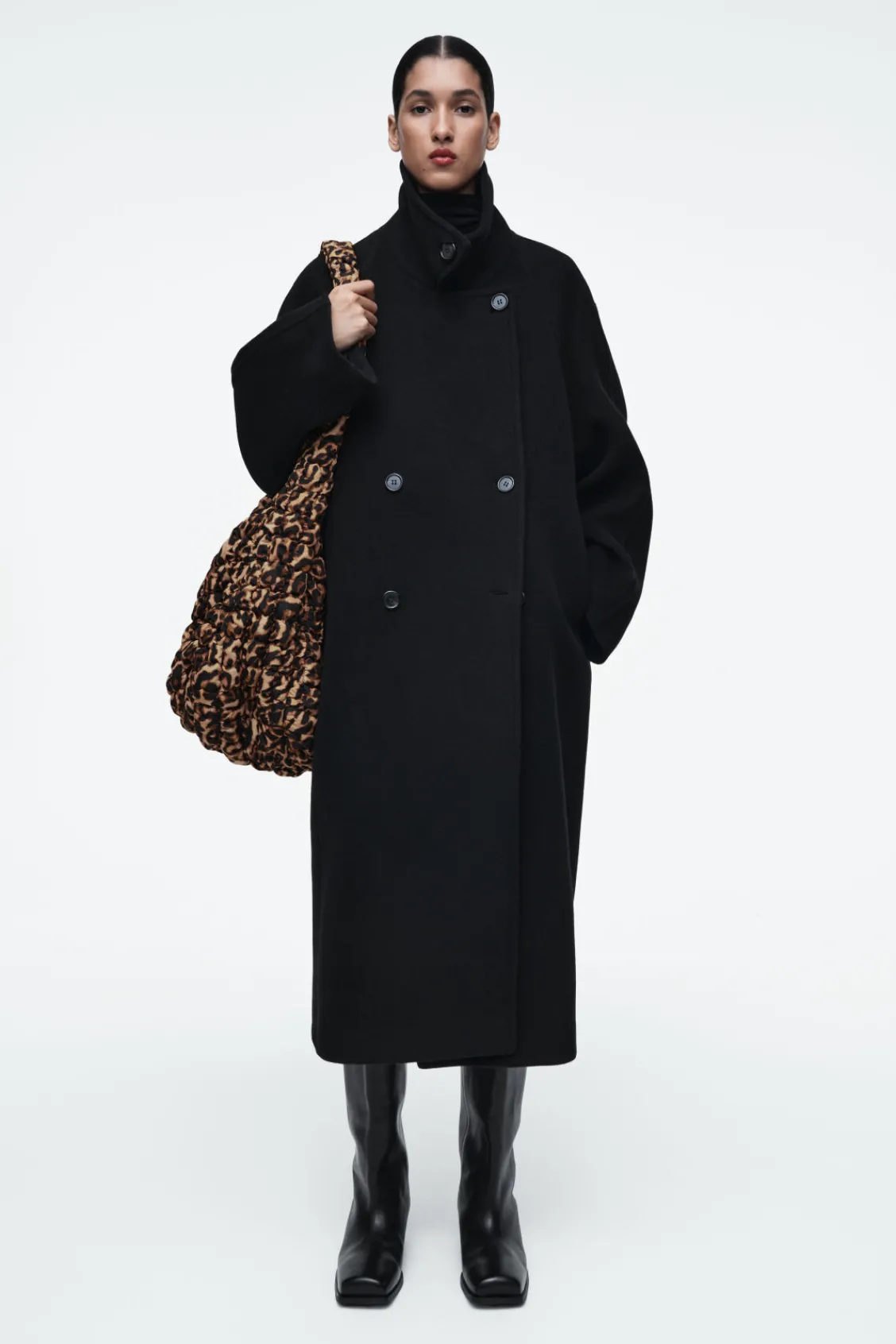 COS OVERSIZED QUILTED CROSSBODY-Women Bags | Bags & Wallets