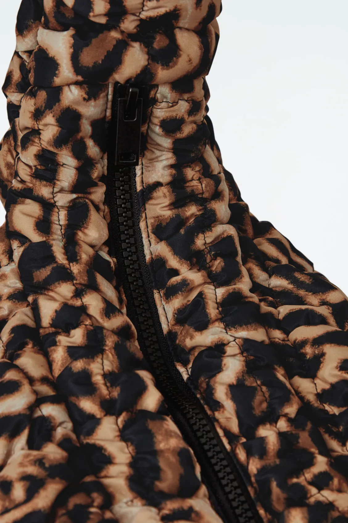 COS OVERSIZED QUILTED CROSSBODY-Women Bags | Bags & Wallets