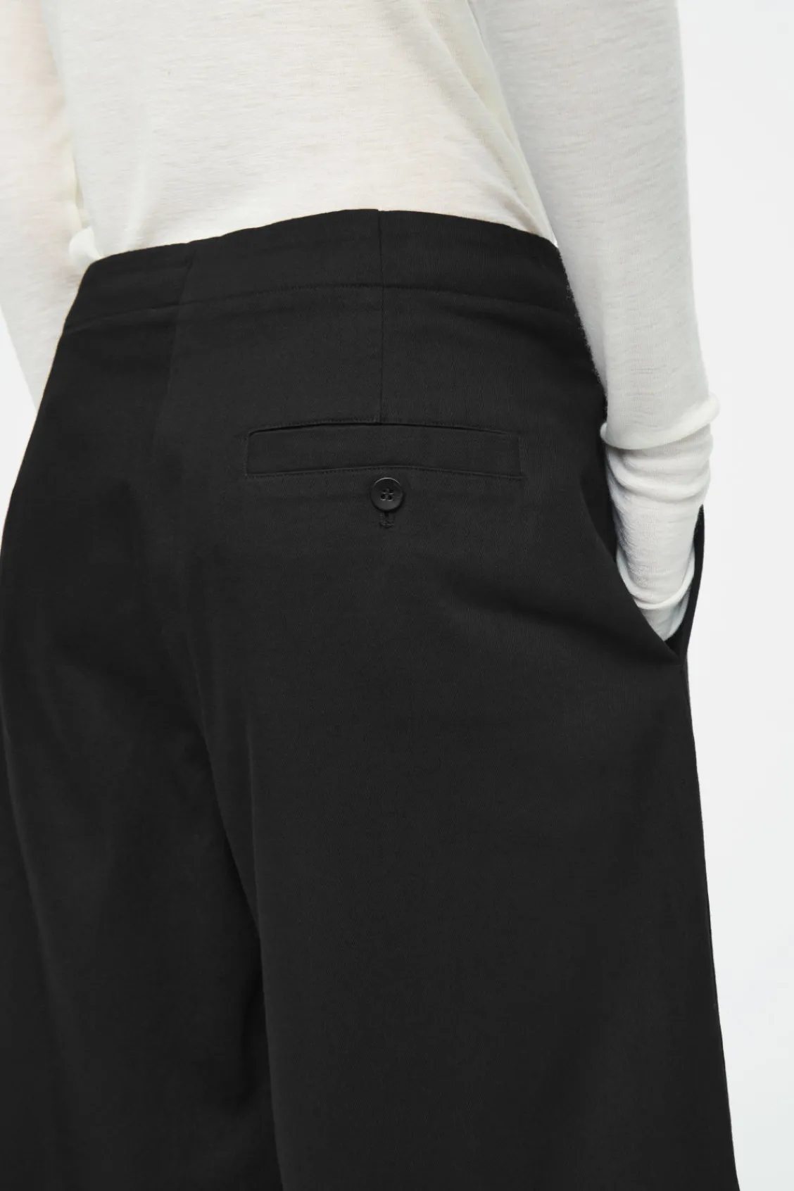 COS PLEATED BARREL-LEG CHINOS-Women Pants