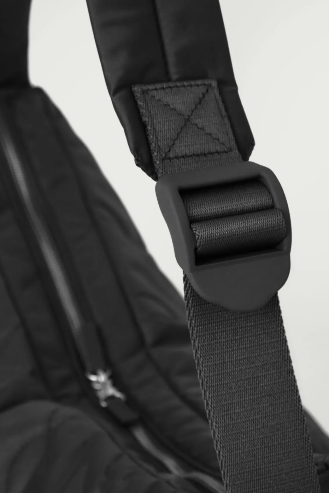 COS QUILTED CROSSBODY MESSENGER - NYLON- Bags & Wallets