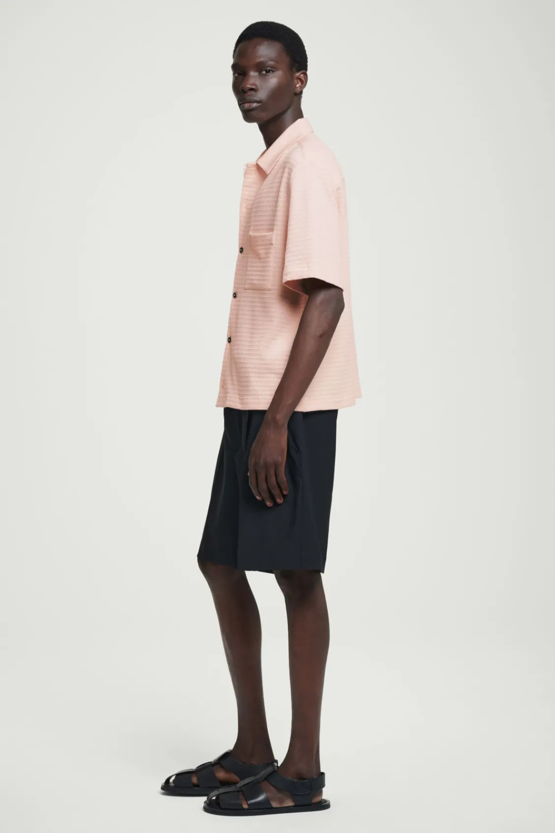 COS REGULAR SEERSUCKER COTTON SHORT-SLEEVED SHIRT- Shirts