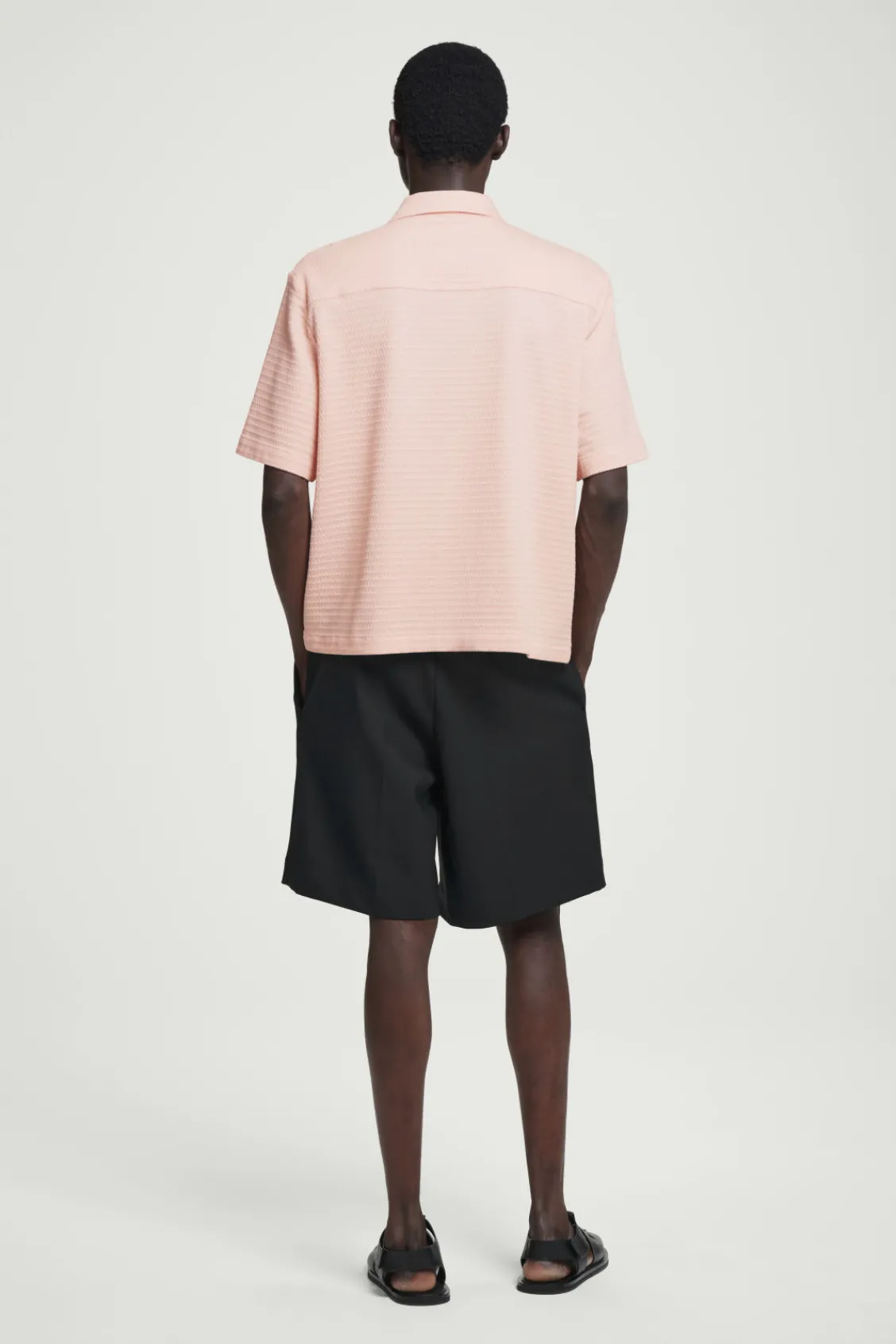 COS REGULAR SEERSUCKER COTTON SHORT-SLEEVED SHIRT- Shirts