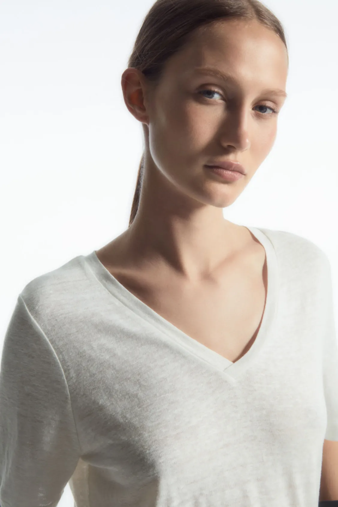 COS REGULAR V-NECK LINEN T-SHIRT-Women Tops | T-Shirts