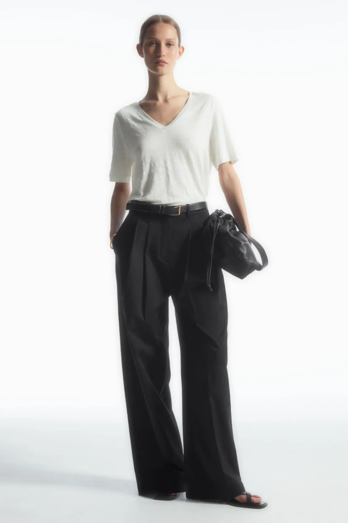 COS REGULAR V-NECK LINEN T-SHIRT-Women Tops | T-Shirts