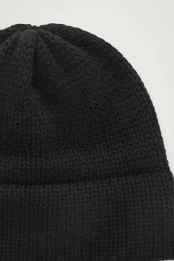 COS RIBBED CASHMERE-BLEND BEANIE- Hats & Scarves | Cashmere