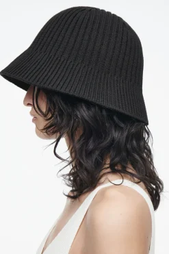 COS RIBBED-KNIT BUCKET HAT-Women Hats & Scarves
