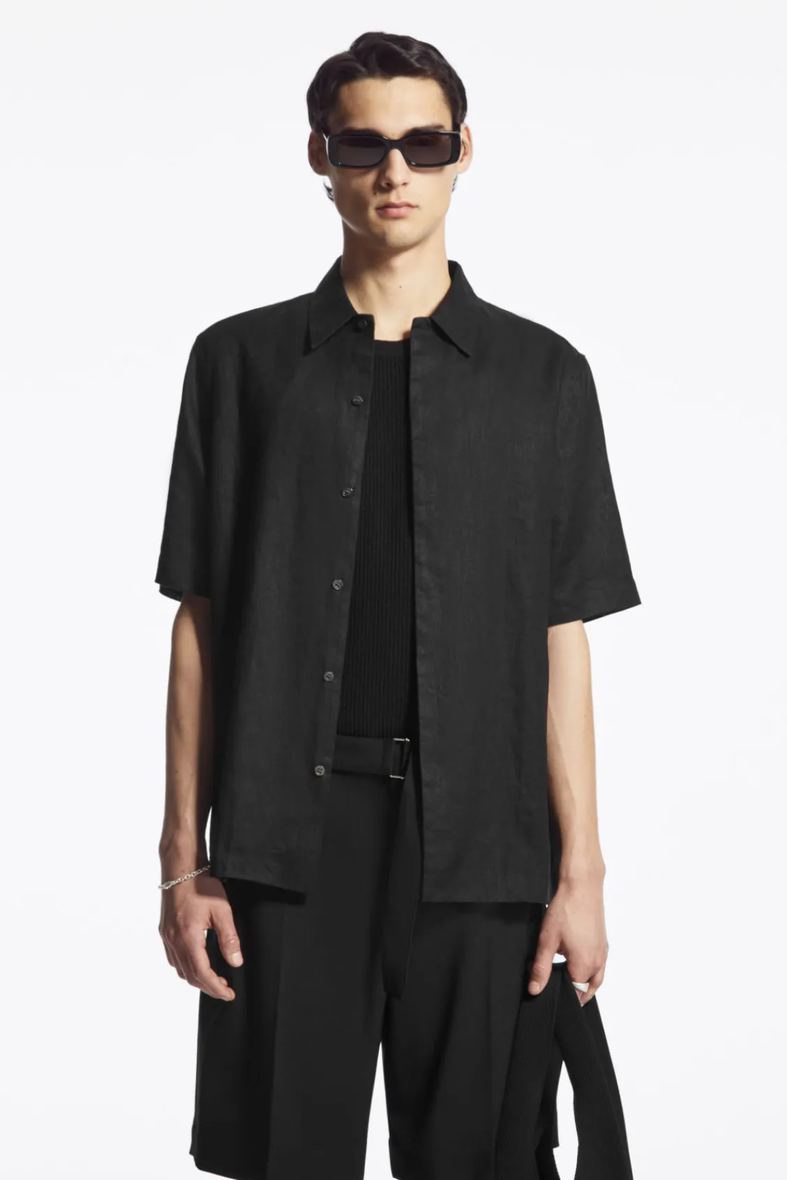 COS SHORT-SLEEVED LINEN SHIRT- Shirts