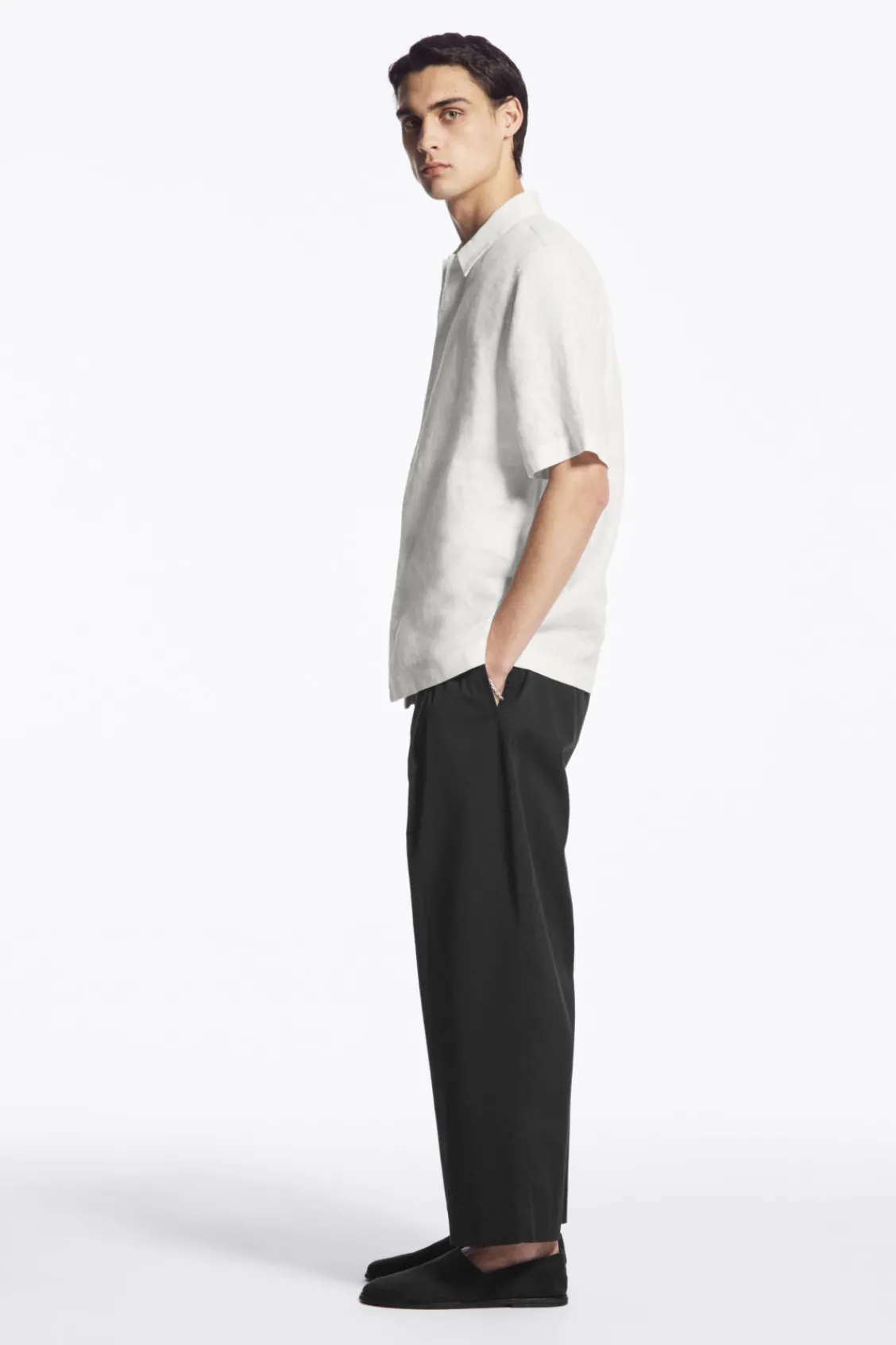 COS SHORT-SLEEVED LINEN SHIRT- Shirts