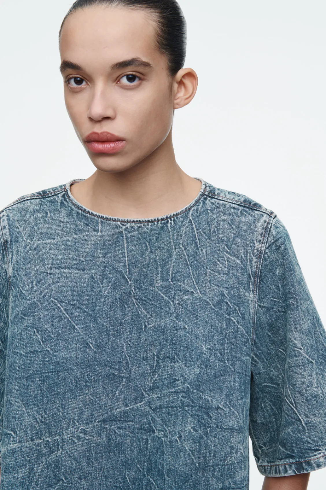 COS SHORT-SLEEVED WASHED-DENIM TOP-Women Tops