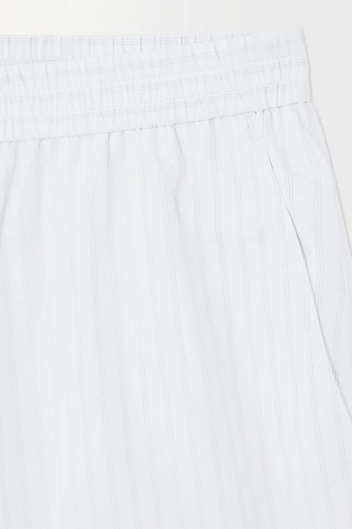 COS THE PINSTRIPED SHORTS- Pants