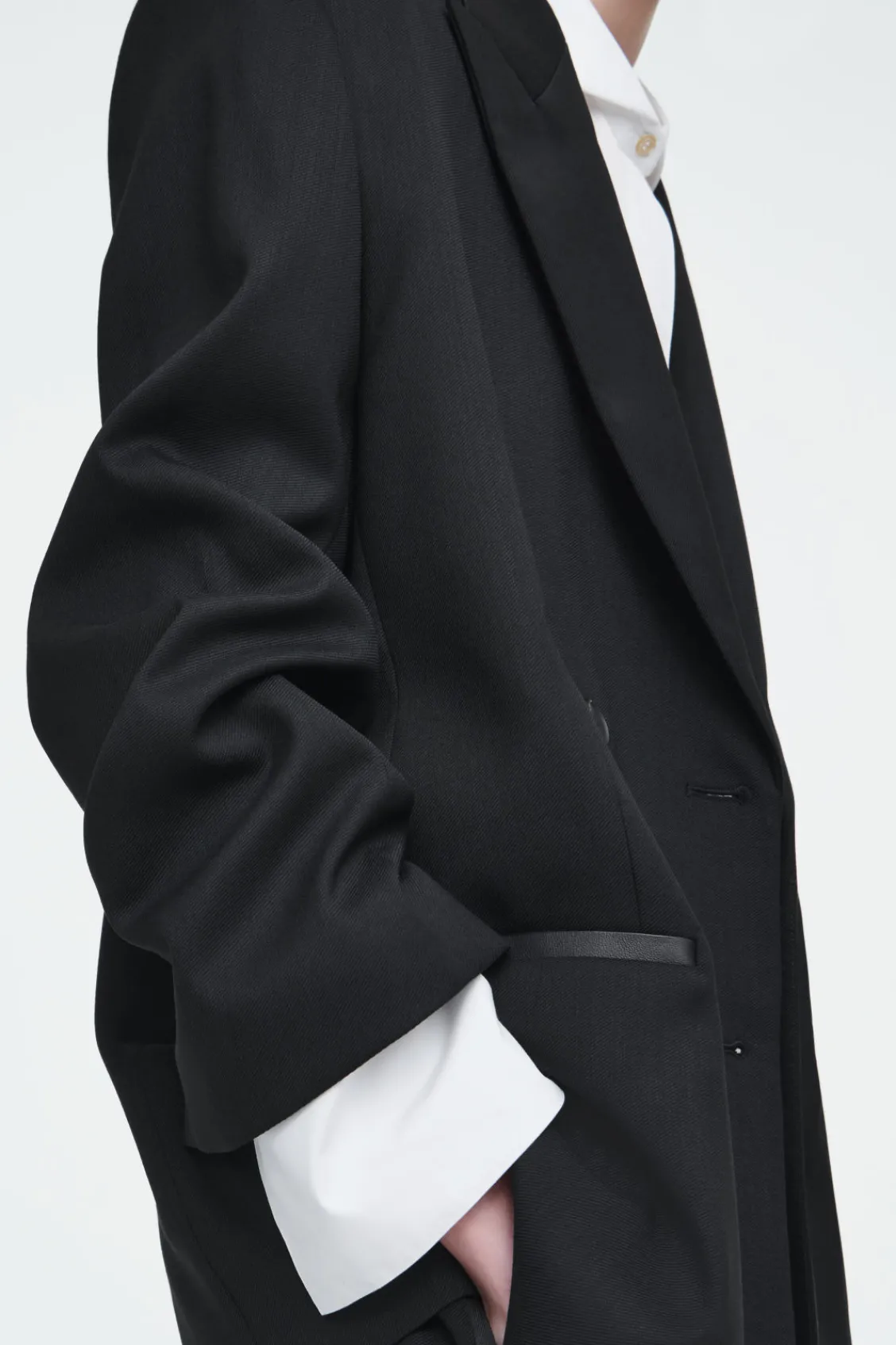 COS THE TAILORED PEAK-LAPEL BLAZER-Women Coats & Jackets