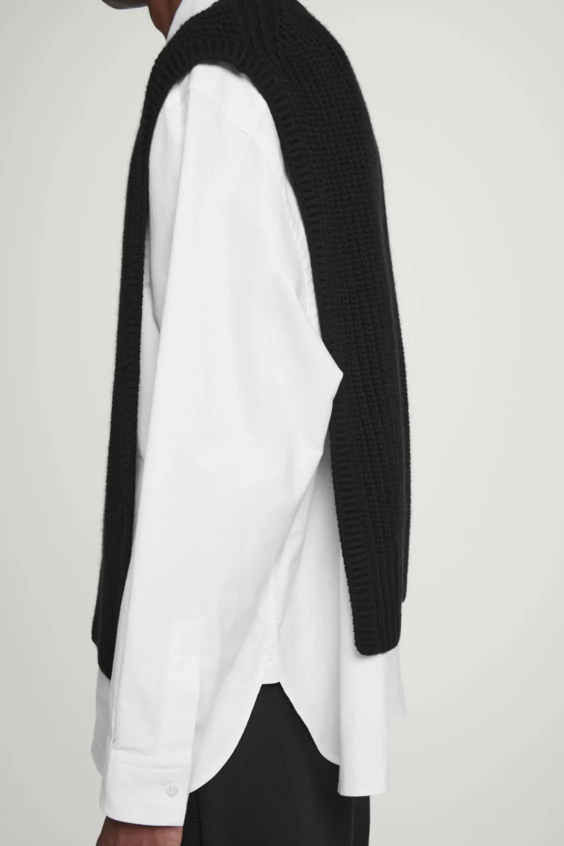COS WOOL-CASHMERE V-NECK HYBRID TANK- Cashmere | Sweaters & Cardigans