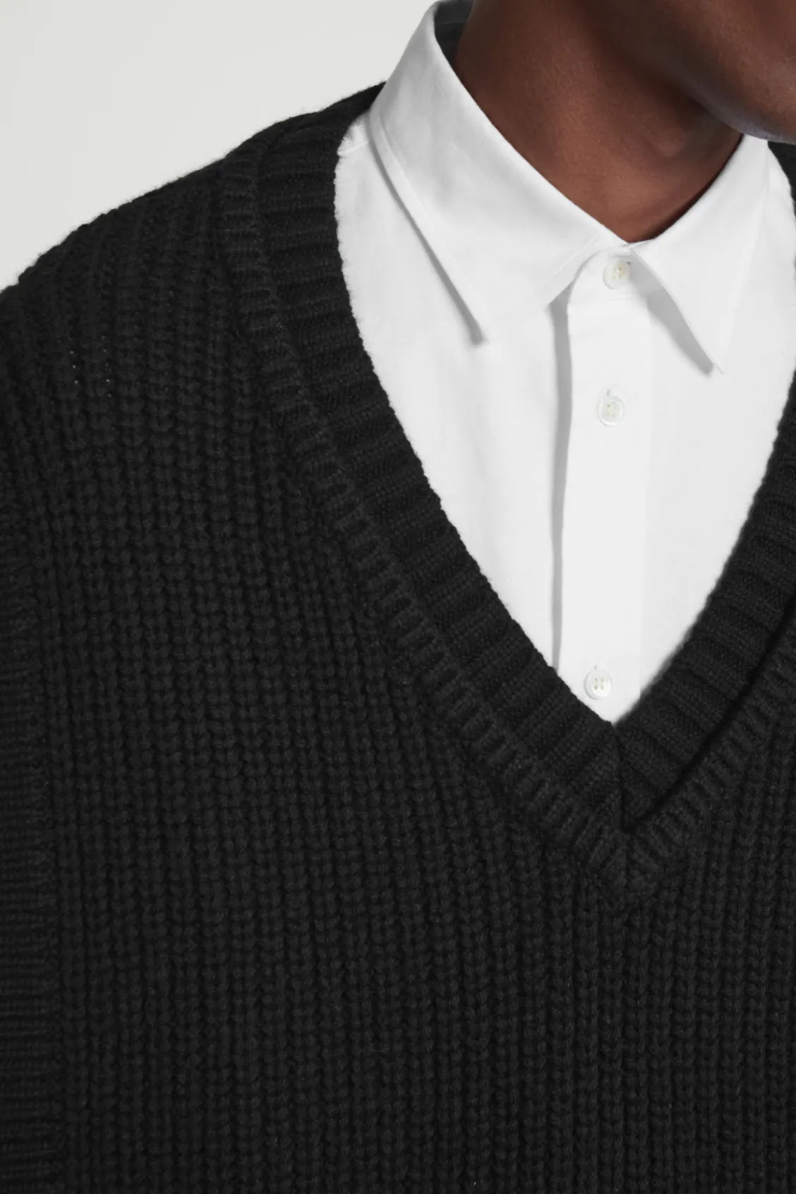 COS WOOL-CASHMERE V-NECK HYBRID TANK- Cashmere | Sweaters & Cardigans